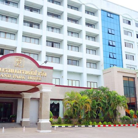 Grand Park Hotel Nakhon Si Thammarat Exteriör bild