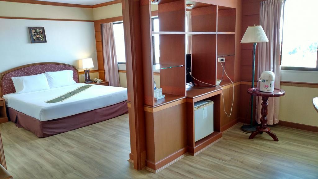 Grand Park Hotel Nakhon Si Thammarat Rum bild