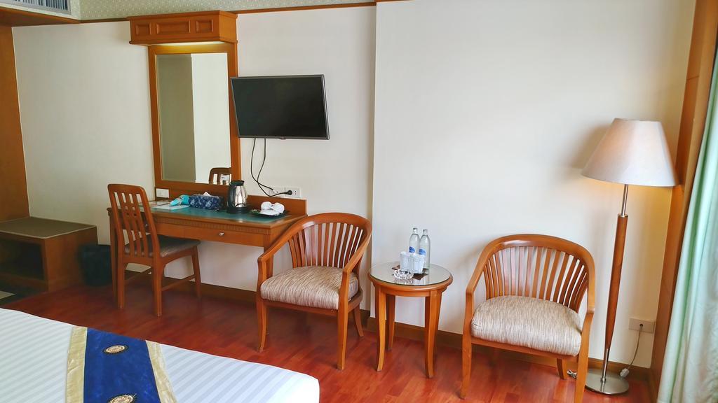 Grand Park Hotel Nakhon Si Thammarat Rum bild