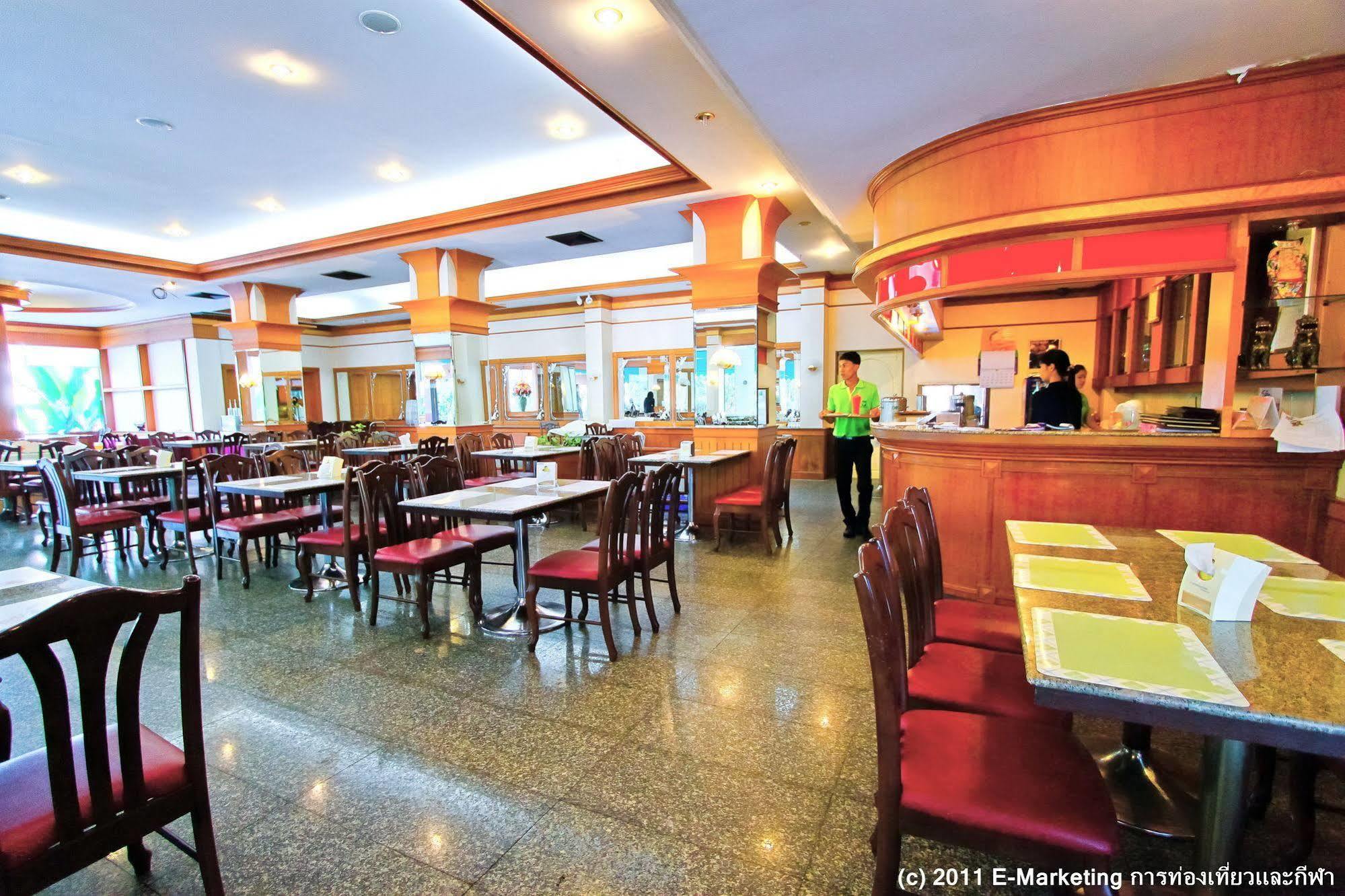 Grand Park Hotel Nakhon Si Thammarat Exteriör bild