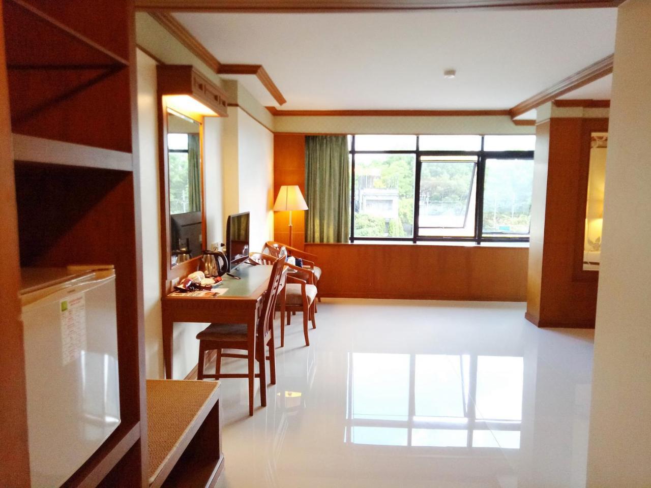 Grand Park Hotel Nakhon Si Thammarat Exteriör bild